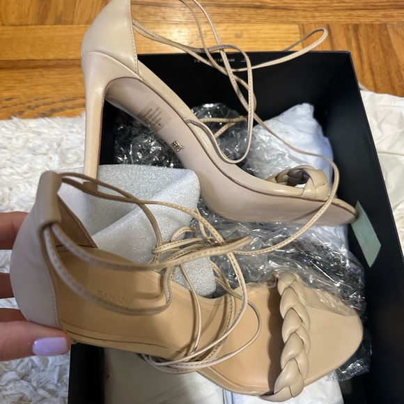 Treccia leather heels | Banana Republic - Picture 2 of 9